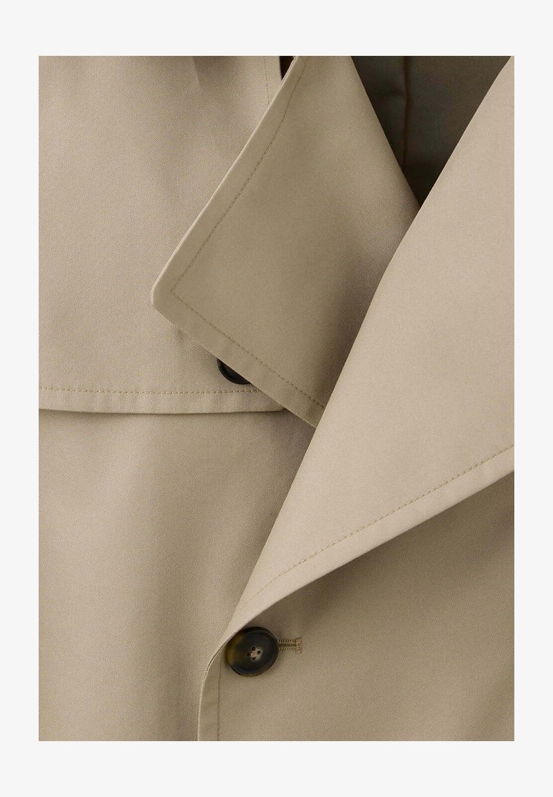 Mango Adult Trenchcoat i sand